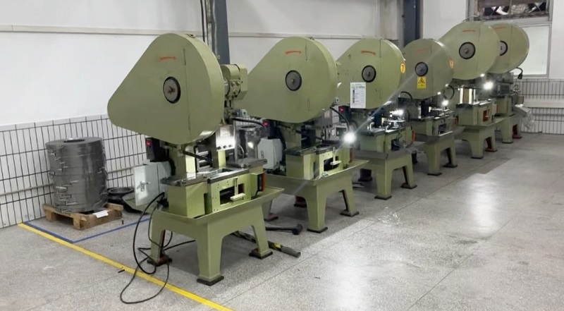 Press Machine – Snap, Rivet, Eyelet at Hook Assembly